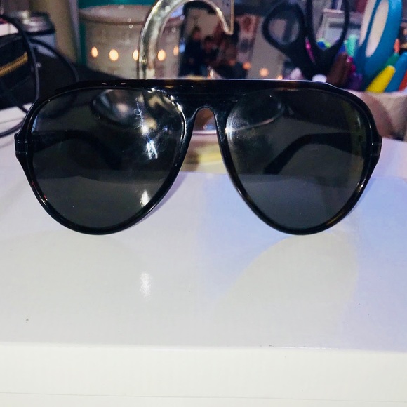 Women’s Oversized Michael Kors Aviator Sunglasses - Picture 5 of 7